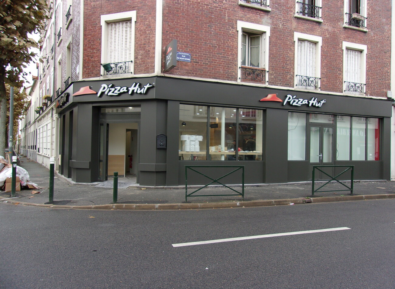 photo habillage après Pizza hut